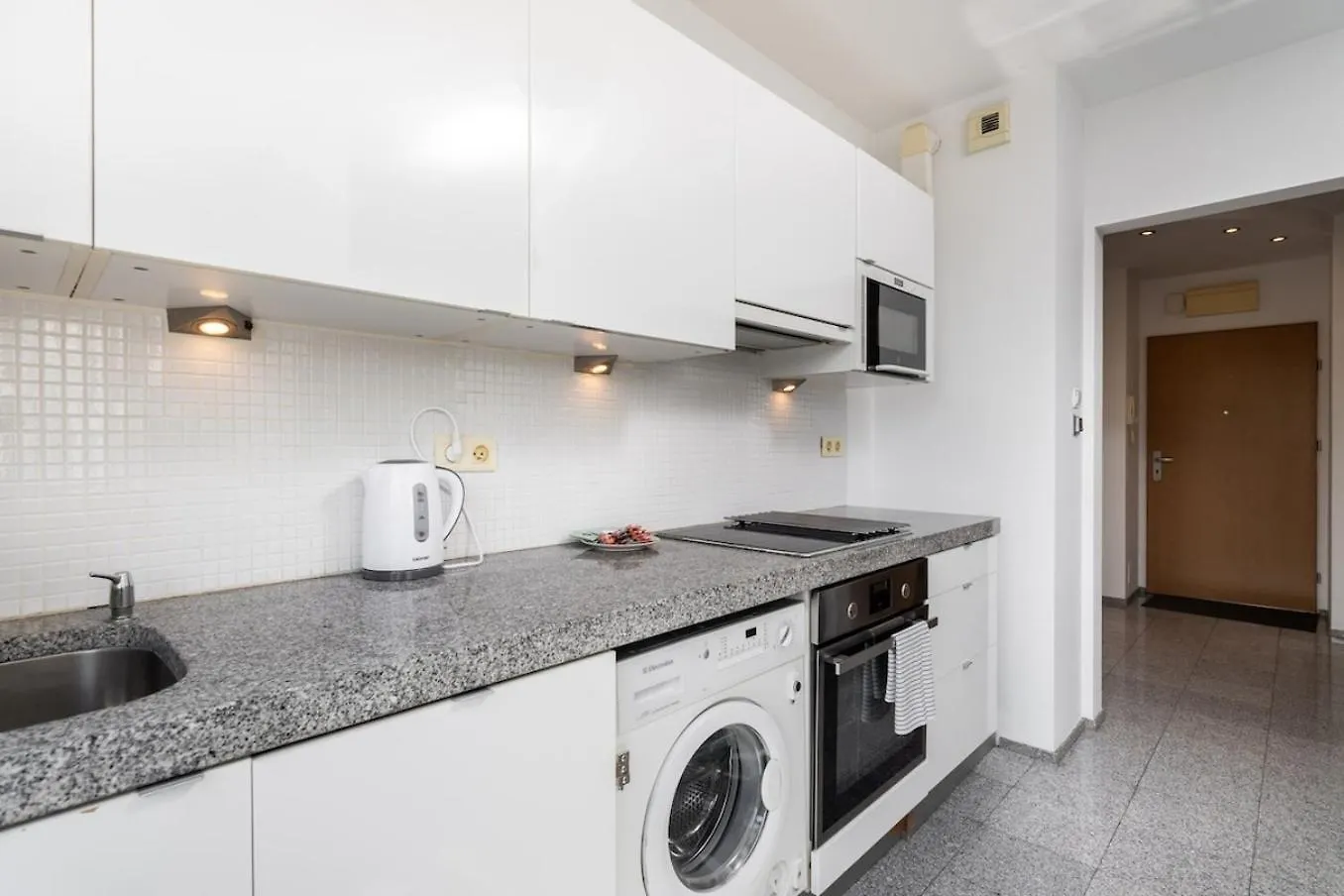 Nutmeg Apartment Wola Warsaw