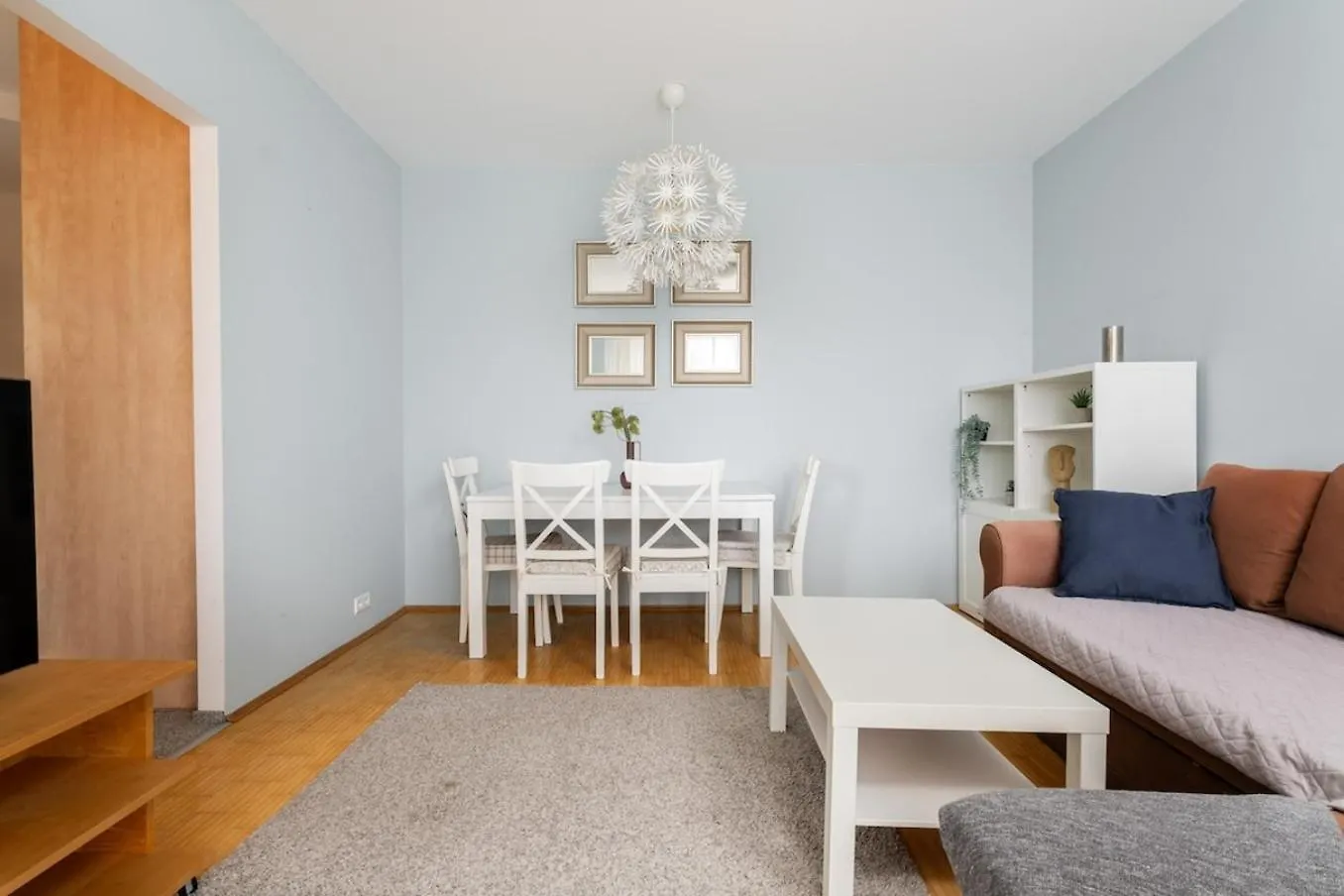 Nutmeg Apartment Wola Warsaw